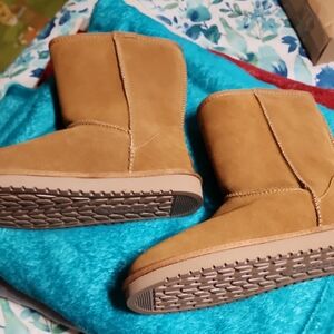 Koolaburra Tan Suede Boots